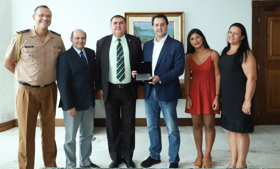 Subtenente da PM recebe homenagem do Governador