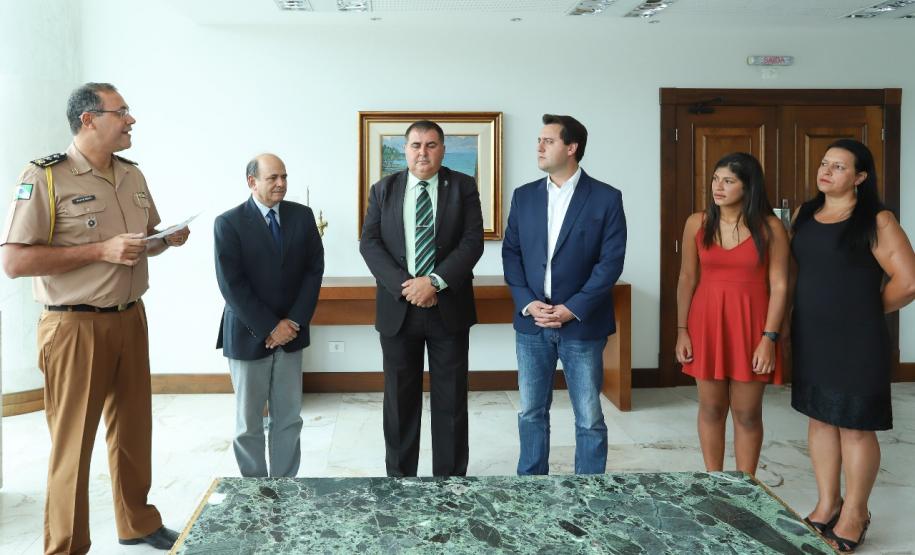 Subtenente da PM recebe homenagem do Governador