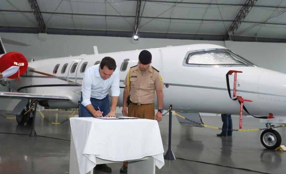 Governador Ratinho Junior devolve avião