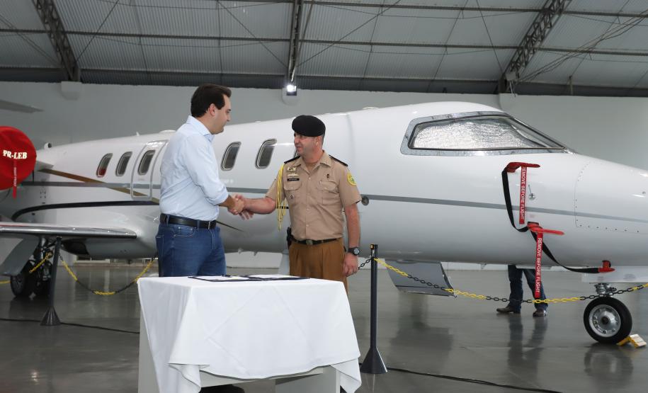 Governador Ratinho Junior devolve avião