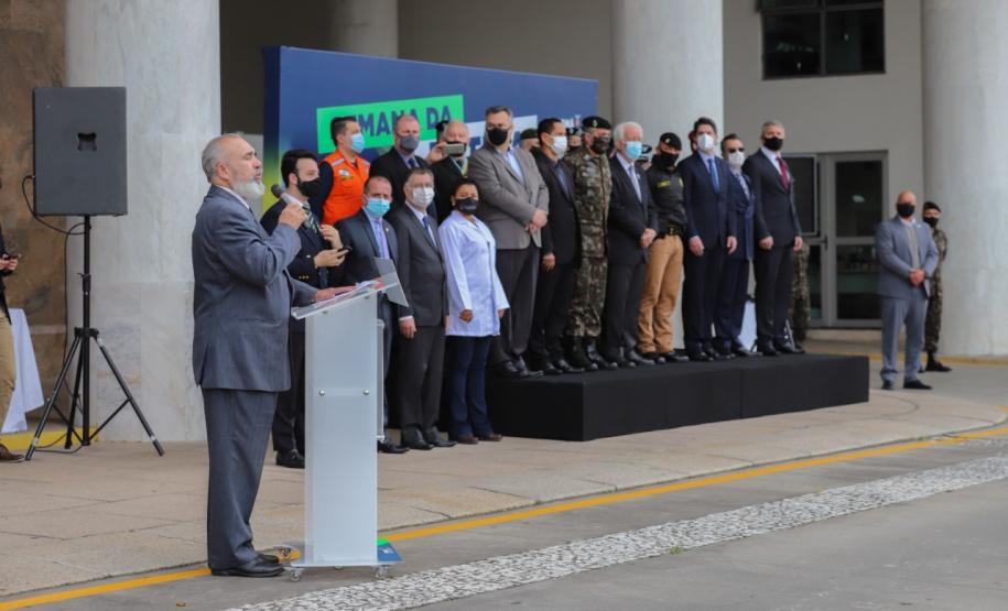 Cerimonia de Hasteamento da Bandeia