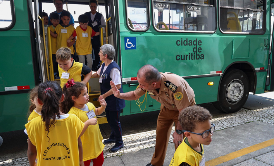 Evento comemorativo ao Dia das Crianças realizado no Palácio Iguaçu.